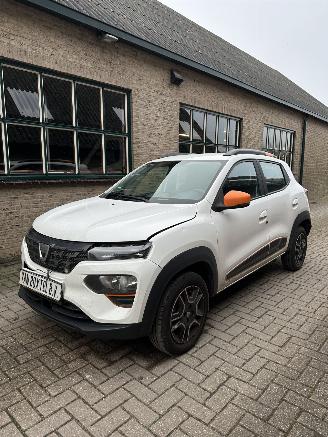 krockskadad bil auto Dacia   2022/6