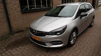 Schadeauto Opel Astra Opel Astra Sports Tourer 1.2 Business Edition 2021/10
