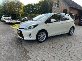 Unfallwagen Toyota Yaris 1.5 Full Hybrid Dynamic 2012/11