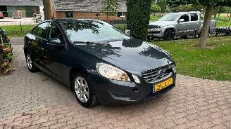 skadebil auto Volvo S-60 GERESERVEERD!!!!!!1.6 T3 Business 2012/1