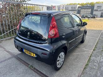 Peugeot 107 1.0-12V Sublime picture 4