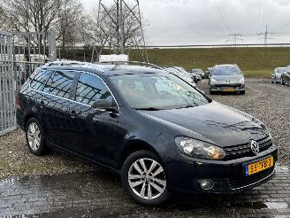 Damaged car Volkswagen Golf Golf variant 1.2 TSi Style Bluemotion 2012/1