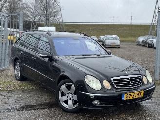 krockskadad bil auto Mercedes E-klasse 320 CDI Avantgarde 2003/7