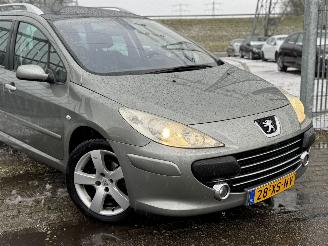 Peugeot 307 2.0-16V ST Pack Business picture 2
