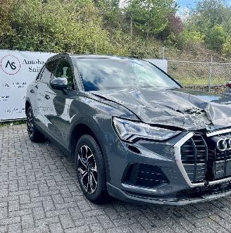 Voiture accidenté Audi Q3 40 TDI quattro S-LINE 2024/5