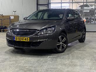 Schadeauto Peugeot 308 1.2 VTi Blue Lease 2014/7