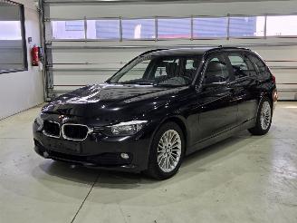 uszkodzony samochody osobowe BMW 3-serie 318D 2015/6