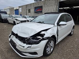 krockskadad bil auto Volkswagen Golf 1.0TSI DSG Pano Virtual Leder Memory DynAudio Standkachel Navi Keyless Camera Full-Led Stuurverw. Stoelverw. Lane-Assist Acc  85KW/116PK 2019/6