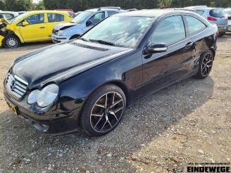 Coche siniestrado Mercedes C-klasse C Sportcoupe (C203), Hatchback, 2000 / 2008 1.8 C-180K 16V 2007/1