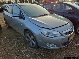 Uttjänta bilar auto Opel Astra Astra J Sports Tourer (PD8/PE8/PF8), Combi, 2010 / 2015 1.7 CDTi 16V 2011/8