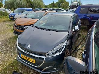 Vrakbiler auto Peugeot 208 208 I (CA/CC/CK/CL), Hatchback, 2012 / 2019 1.2 Vti 12V PureTech 82 2015/11