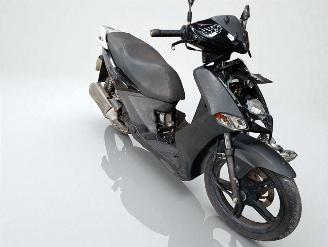 skadebil bromfiets Kymco  125 AGILITY 2010/7