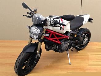 danneggiata motocicli Ducati Monster 1100  2013/4
