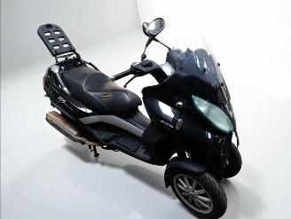 dañado ciclomotor Piaggio  500MP3 2014/3