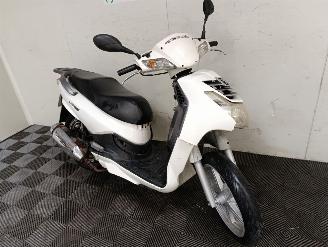 skadebil bromfiets Peugeot  125 LX 2010/10