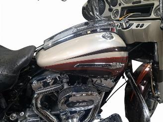 Harley-Davidson Street Glide CVO picture 15