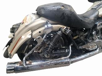 Harley-Davidson Street Glide CVO picture 8