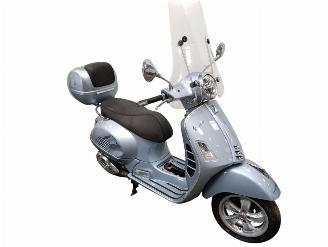 skadebil bromfiets Piaggio  GTS VESPA 2022/5