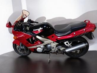 Kawasaki ZZ - R 600  picture 3
