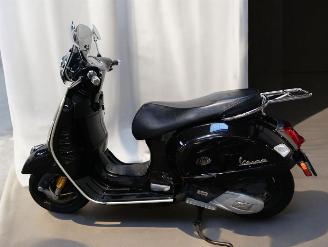 Piaggio  GTS VESPA picture 3