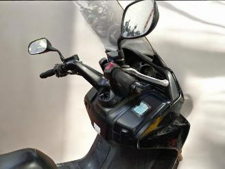 Honda  FJS SILVERWING picture 17