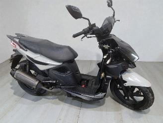 Vaurioauto  scooters Kymco  SUPER 8 2024/7