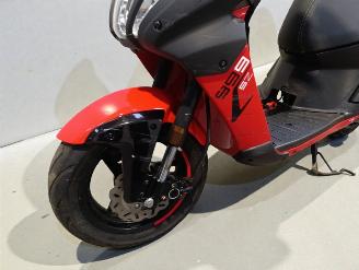 Peugeot  STREET ZONE picture 14