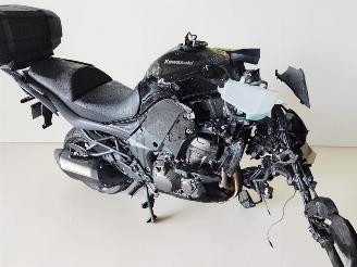 krockskadad bil motor Kawasaki Versys  2025/8
