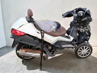 skadebil bromfiets Piaggio  MP3 2012/11