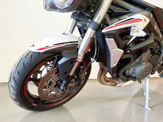 Triumph Street Triple  picture 11