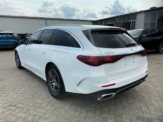 skadebil auto Mercedes E-klasse 300 T dition AMG Lin *NAVI - AHK - KAM* 2023/12