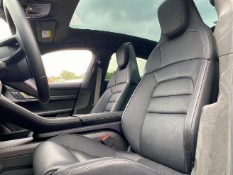Porsche Taycan Turbo S *HEAD-UP -PANO -KERAMIK* picture 12