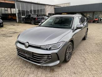 Voiture accidenté Volkswagen Passat Variant 2.0 TDI DSG Elegance 4Motion 2024/10