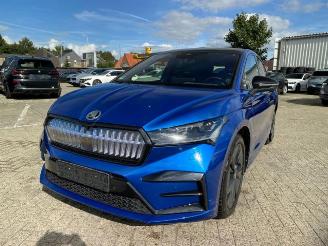 damaged passenger cars Skoda Enyaq RS Coupe 4x4 * HUD - KAM - PANO - NAV * 2023/5