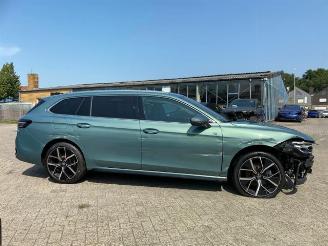 Schadeauto Volkswagen Passat Variant 2.0 TDI DSG R-Line *HEAD-UP -AHK* 2024/5