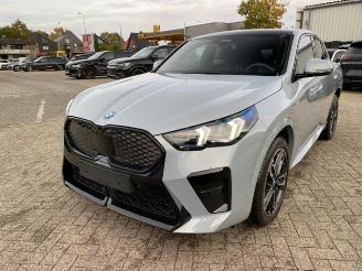 Coche accidentado BMW iX2 eDrive20 M Sport *PANO - AHK - KAM - NAVI* 2025/7