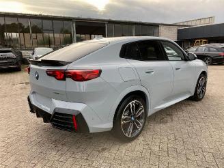 BMW iX2 eDrive20 M Sport *PANO - AHK - KAM - NAVI* picture 2