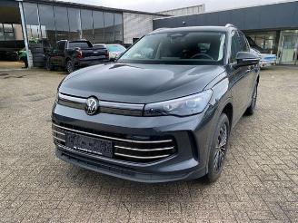 Voiture accidenté Volkswagen Tiguan 1.5 TSI eHybrid Elegance *AHK - KAM-NAVI* 2024/9