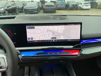 BMW M5 Touring *HEAD-UP - PANO - BOWERS - 360* picture 28