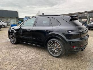 krockskadad bil auto Porsche Cayenne Turbo E-Hybrid *HEAD-UP - PANO - KAM* 2025/3