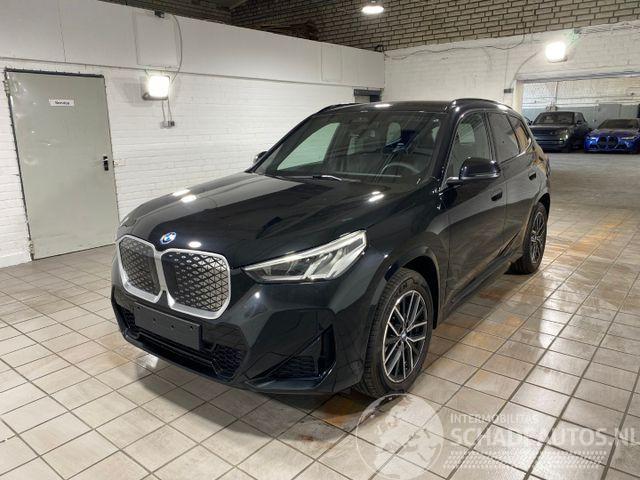 BMW iX1 eDrive20 M Sport KAM/H&K
