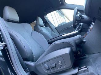 BMW iX1 eDrive20 M Sport KAM/H&K picture 17