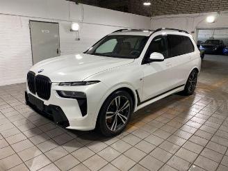 Schadeauto BMW X7 xDrive40i M Sport Pro 7-sitz. PANO/HUD/AHK/HK 2025/9