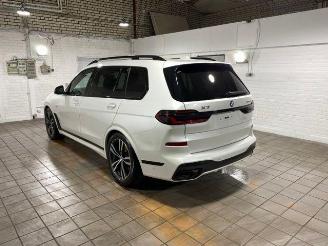 Schadeauto BMW X7 xDrive40i M Sport Pro 7-sitz. PANO/HUD/AHK/HK 2025/9