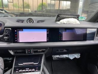 Porsche Cayenne Coupe Turbo E-Hybrid mit GT-Paket HUD picture 17