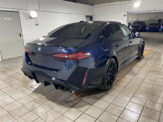 Schadeauto BMW M5 Limousine PANO/HUD/360/B&W/NAVI 2025/11