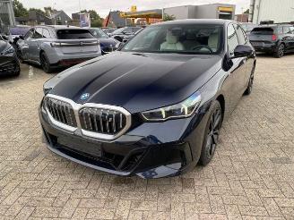 uszkodzony samochody osobowe BMW i5 eDrive40 M Sport HUD/360/NAVI 2024/2