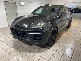 Vaurioauto  passenger cars Porsche Cayenne Coupe GTS STANDHZG/CHRONO/PANO/AHK/360 2025/3