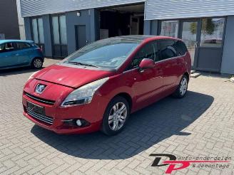 Coche siniestrado Peugeot 5008 5008 I (0A/0E), MPV, 2009 / 2017 1.6 THP 16V 2010/9