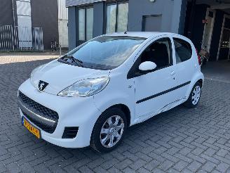 krockskadad bil auto Peugeot 107 5 Deurs Airco 2012/2